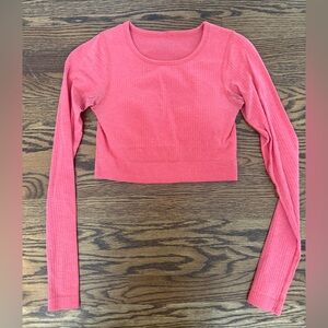 Pink cropped lulu top